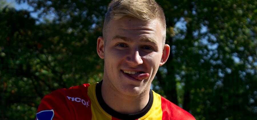 Paweł Woźniak, spec od akrobatycznych trafień. Fot. Kamil Bielaszewski